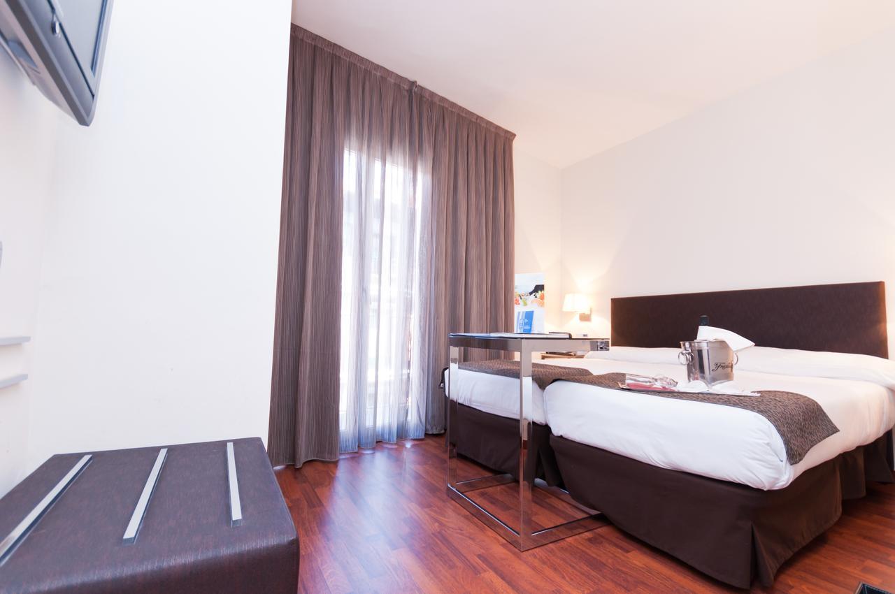 Apartamentos Leganitos Мадрид Екстер'єр фото